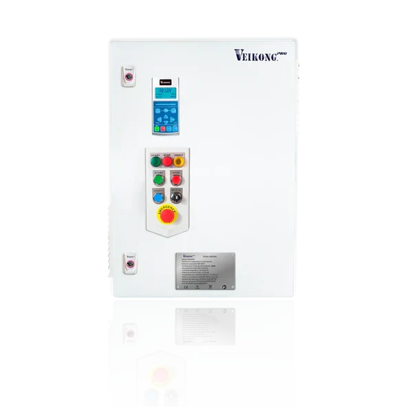 Arrancador Suave en Gabinete Marca Veikong Trifasico 20 Hp 200-260 VAC, Modelo VKS-8000-015-T2PRO, Incluye: Interruptor termomagnético, panel de control, botones, paro de emergencia.