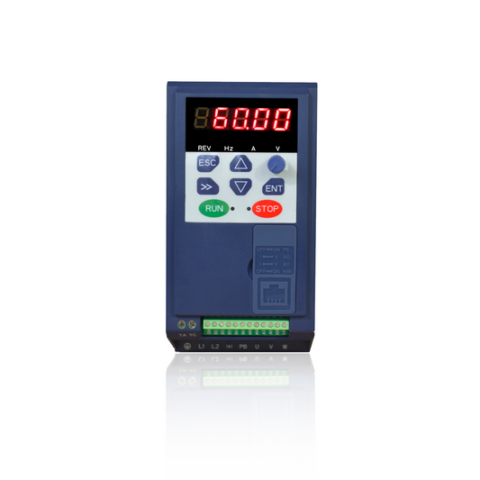 Variador de Frecuencia Marca Veikong Trifásico  0.5 hp VFD500M-R40GT2B, 200 - 240 VAC, Corriente (A): 2.8 - 3.2
