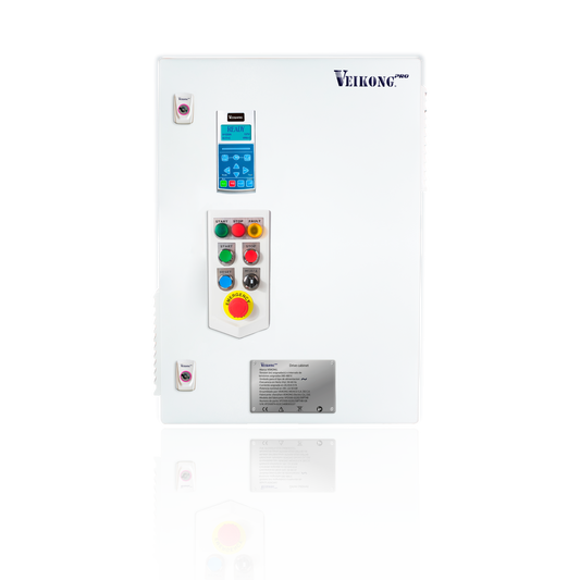 Arrancador Suave en Gabinete Marca Veikong  VKS-8000-037-T4PRO Trifásico, 380 - 480 VAC, 50 hp.  Incluye: Interruptor termomagnético, panel de control, botones, paro de emergencia, y supresor de sobrevoltaje